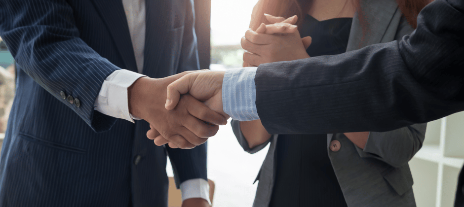 很多業務帶客戶的客製化需求回公司時,目標是放在滿足客戶的需求,賺回這筆業績收入。但比較沒有思考到後續內部如何執行,還有會不會影響公司目前服務的平衡性。