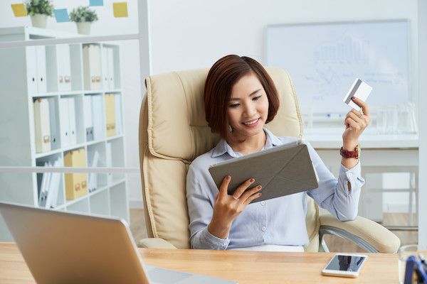【職涯好書】《富爸爸·窮爸爸》4大理財心態,用富人思維投資個人職涯