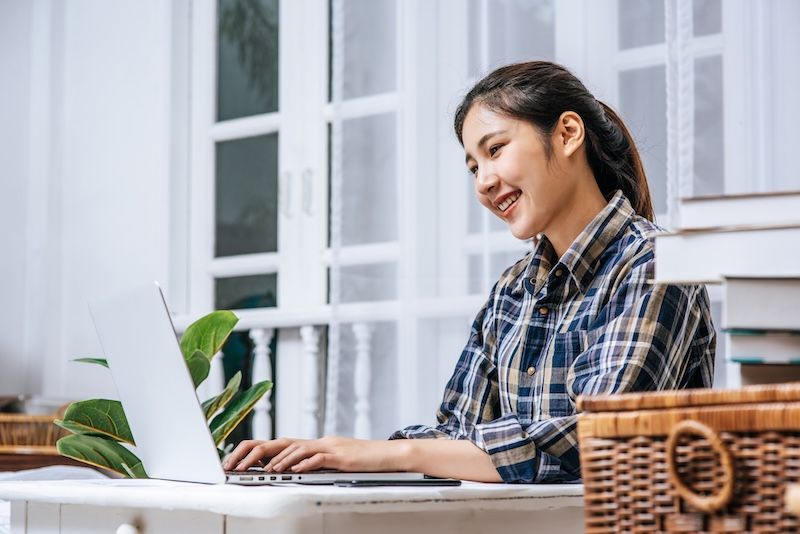 AI 人才必備：2025 年最值得學的 AI 線上課程推薦指南